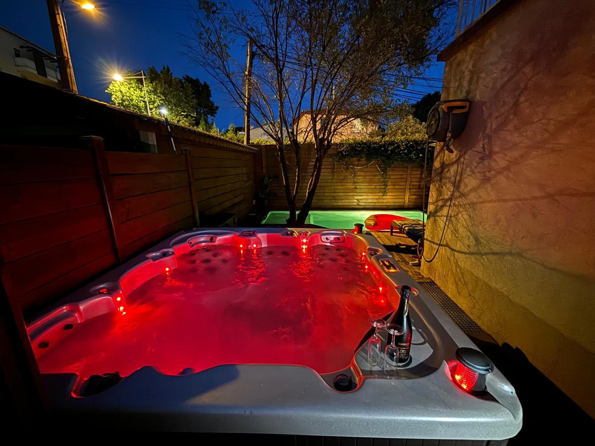 Maison Avec Piscine Et Jacuzzi Proche Des Plages Toulon Exterior photo